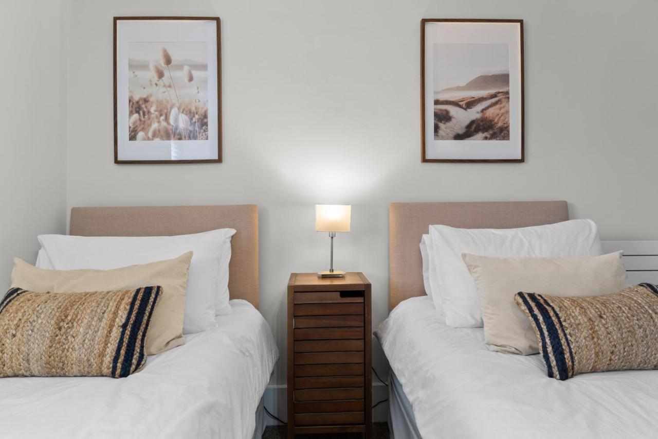 Holiday home New 2023 Modern Luxury On The In Devon - Free Parking, Pets Welcome, Sleeps 10