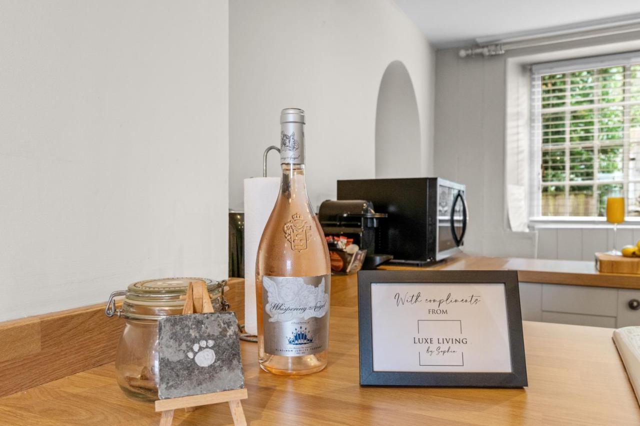 New 2023 Modern Luxury On The In Devon - Free Parking, Pets Welcome, Sleeps 10 Holiday home Plymouth
