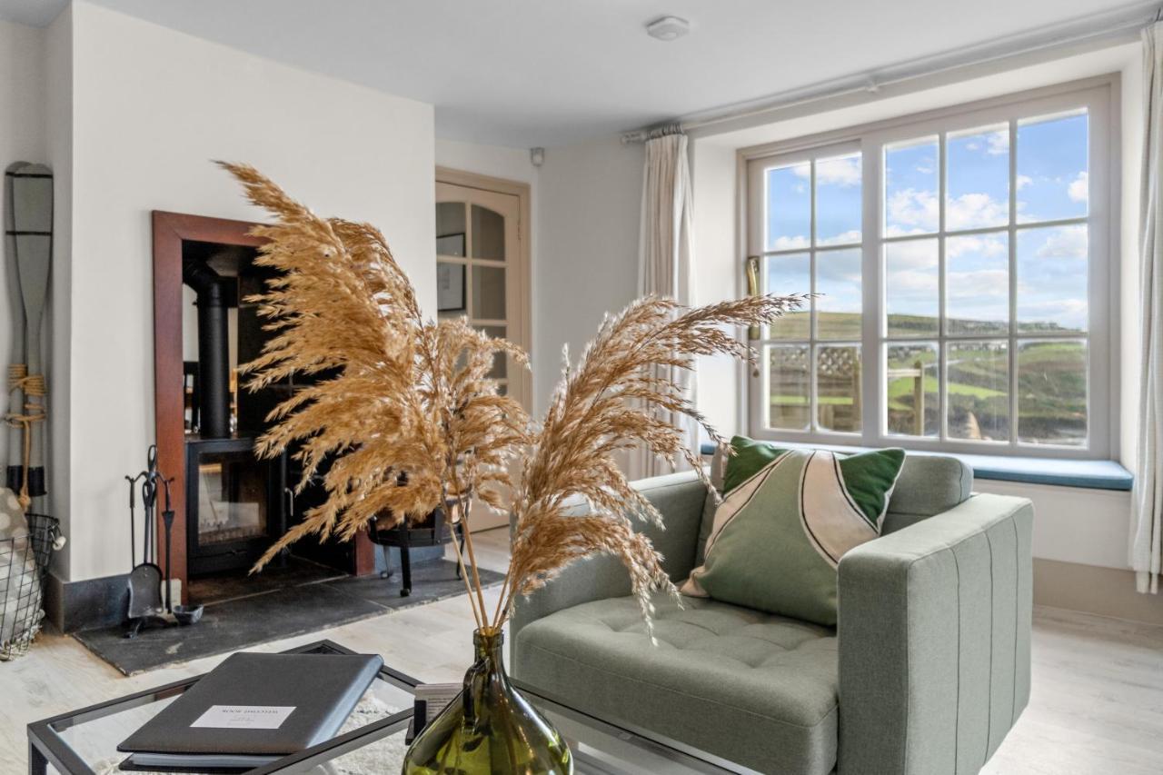 New 2023 Modern Luxury On The In Devon - Free Parking, Pets Welcome, Sleeps 10 Holiday home Plymouth