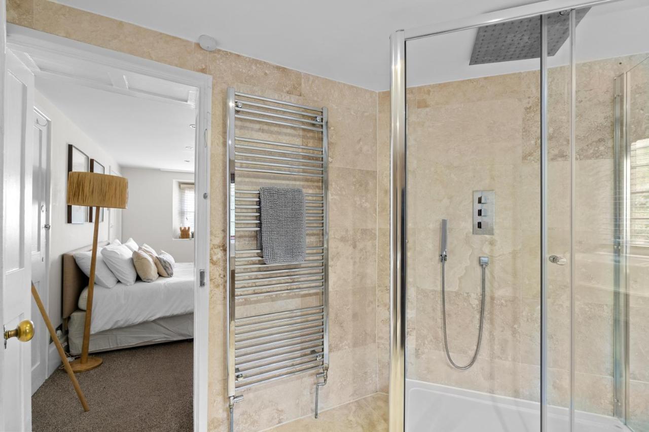 New 2023 Modern Luxury On The In Devon - Free Parking, Pets Welcome, Sleeps 10 Plymouth