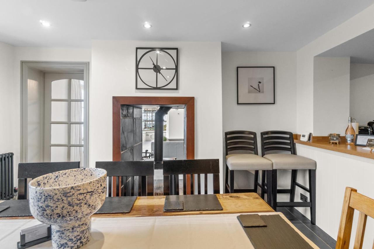 Holiday home New 2023 Modern Luxury On The In Devon - Free Parking, Pets Welcome, Sleeps 10
