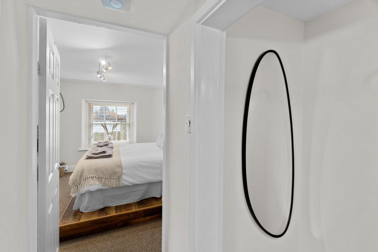 Holiday home New 2023 Modern Luxury On The In Devon - Free Parking, Pets Welcome, Sleeps 10