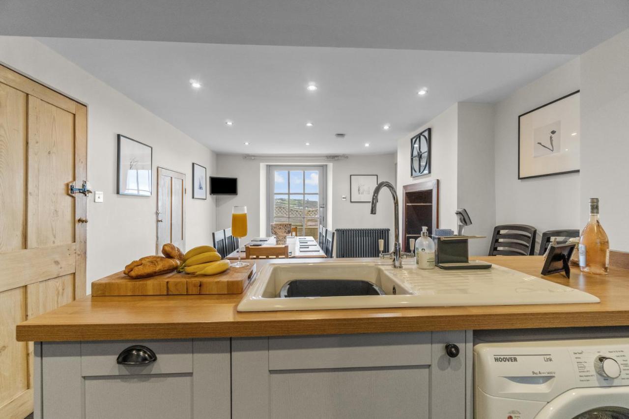 Holiday home New 2023 Modern Luxury On The In Devon - Free Parking, Pets Welcome, Sleeps 10 Plymouth