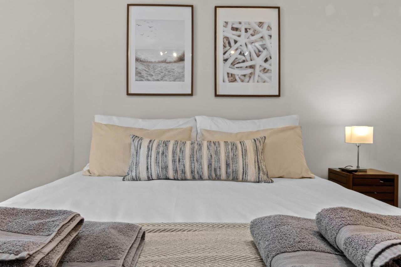 New 2023 Modern Luxury On The In Devon - Free Parking, Pets Welcome, Sleeps 10 Holiday home Plymouth